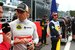 Pastor Maldonado, Lotus F1 Team en la parrilla