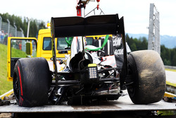 La McLaren MP4-30 endommagée de Fernando Alonso, McLaren