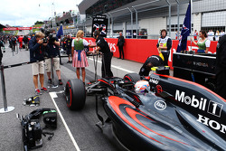 Jenson Button, McLaren MP4-30 sur la grille