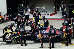 Carlos Sainz Jr., Scuderia Toro Rosso opgave