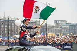 Daniel Ricciardo, Red Bull Racing con la bandera de México