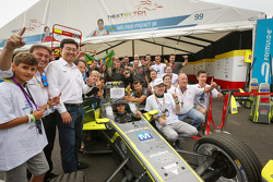 El campeón, Nelson Piquet Jr., China Racing
