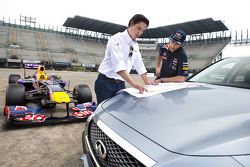 Daniel Ricciardo, Red Bull Racing testa o novo circuito do GP do México