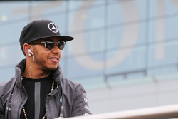 Льюис Хэмилтон, Mercedes AMG F1 на параде пилотов