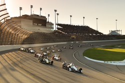 Largada: Helio Castroneves, Team Penske Chevrolet lidera