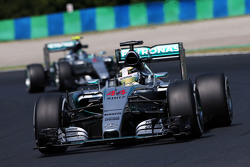 Lewis Hamilton, Mercedes AMG F1 W06 devant son équipier Nico Rosberg, Mercedes AMG F1 W06