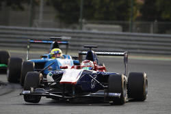 Antonio Fuoco, Carlin davanti a Pal Varhaug, Jenzer Motorsport