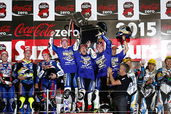 Podio: Katsuyuki Nakasuga, Pol Espargaró, Bradley Smith, segundo lugar Josh Hook, Dominique Aegerter