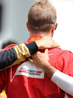 Pilotos durante el minuto de silencio para Jules Bianchi, Kimi Raikkonen, Scuderia Ferrari