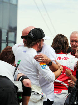 Fernando Alonso, McLaren with the Bianchi family on the grid