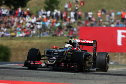 Ромен Грожан, Lotus F1 E23 широко вышел из поворота