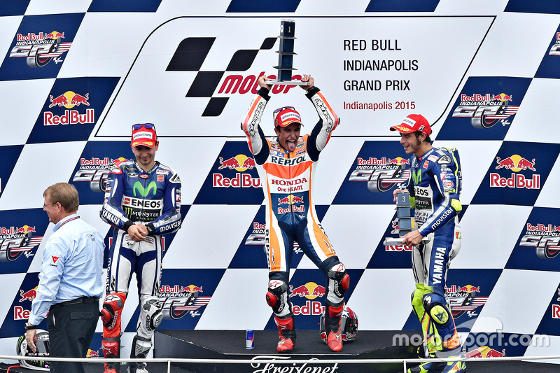 Podium : le vainqueur Marc Marquez, Repsol Honda Team, le deuxième Jorge Lorenzo, Yamaha Factory Racing, le troisième Valentino Rossi, Yamaha Factory Racing