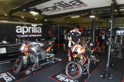 Le garage Aprilia Racing