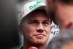 Nico Hulkenberg, Sahara Force India F1 con los medios