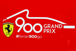Команды Ferrari отмечает свой 900ый Гран При