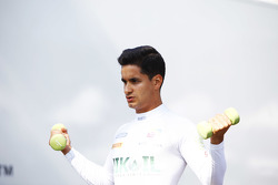Julian Leal, Carlin