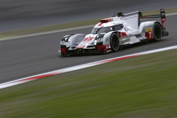 #7 Audi Sport Team Joest Audi R18 e-tron quattro: Марсель Фесслер, Андре Лоттерер, Бенуа Трелюйе