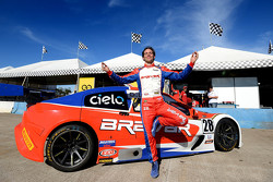 Danilo Dirani faz pole