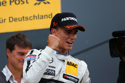 Le vainqueur Pascal Wehrlein, HWA AG Mercedes-AMG C63 DTM