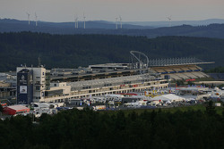 Le lever du soleil au Nürburgring