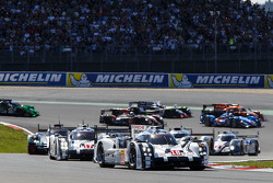 Start: #18 Porsche Takımı - Porsche 919 Hibrit: Romain Dumas, Neel Jani, Marc Lieb lider
