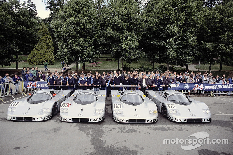 #63 Team Sauber Mercedes Sauber-Mercedes C9: Jochen Mass, Manuel Reuter, Stanley Dickens