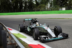 Льюис Хэмилтон, Mercedes AMG F1 W06