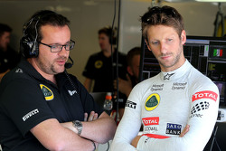 Ромен Грожан, Lotus F1 Team и Жюльен Симон-Шотемп, гоночный инженер Ромена Грожана