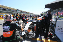 Sergio Perez, Sahara Force India F1 VJM08 sur la grille