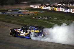 Winner Chase Elliott, JR Motorsports Chevrolet