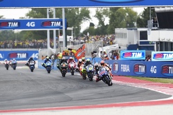Start: Jorge Lorenzo, Yamaha Factory Racing aan de leiding