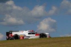 #8 Audi Sport Team Joest Audi R18 e-tron quattro: Lucas di Grassi, Loic Duval, Oliver Jarvis