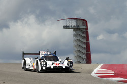 #17 Porsche Team Porsche 919 Hybrid: Timo Bernhard, Mark Webber, Brendon Hartley