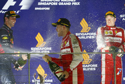 Podium : le vainqueur Sebastian Vettel, Ferrari, le deuxième, Daniel Ricciardo, Red Bull Racing, le troisième, Kimi Raikkonen, Ferrari