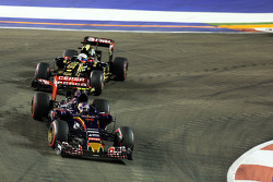 Карлос Сайнс мл., Scuderia Toro Rosso STR10