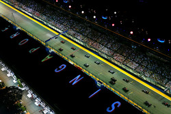 Inicio: Sebastian Vettel, Ferrari SF15-T lider