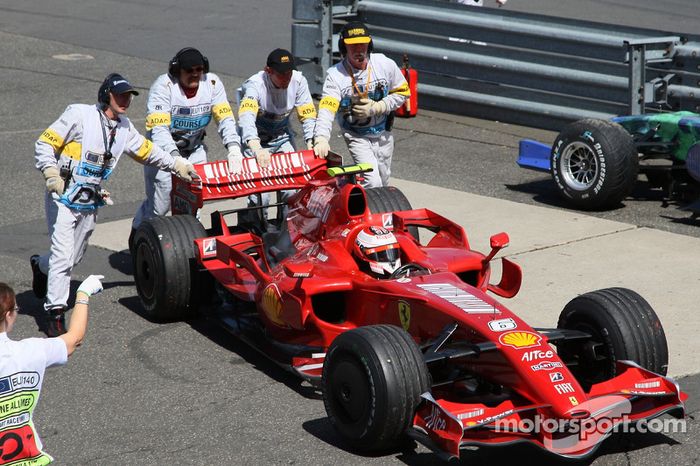 Kimi Raikkonen, Scuderia Ferrari, F2007, abandona