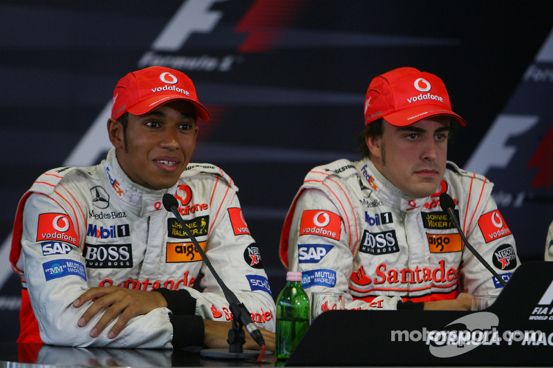 Conferencia de prensa de la FIA:: ganador de la pole  Fernando Alonso, segundo Lewis Hamilton