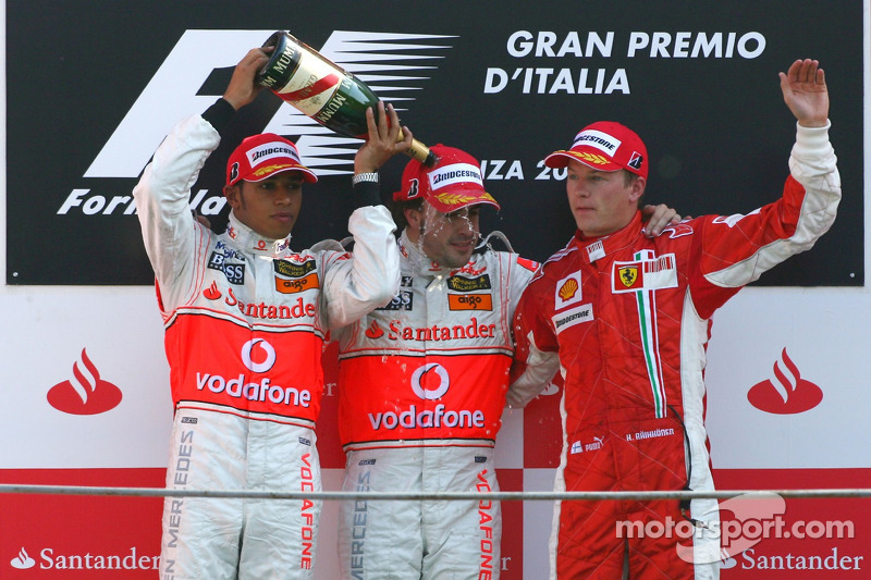 2007. Подіум: 1. Фернандо Алонсо, McLaren-Mercedes. 2. Льюіс Хемілтон, McLaren-Mercedes. 3. Кімі Райкконен, Ferrari
