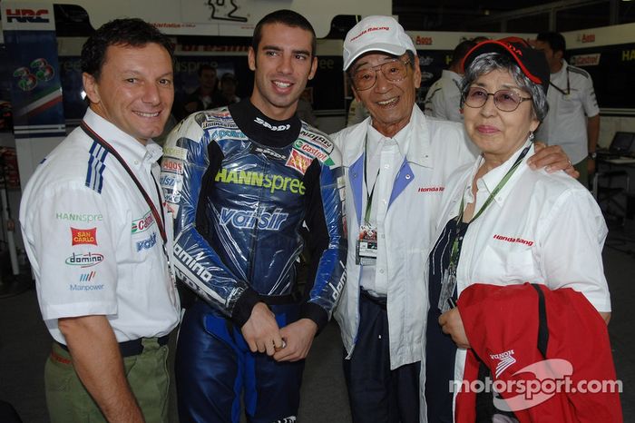 Marco Melandri y Fausto Gresini con invitados