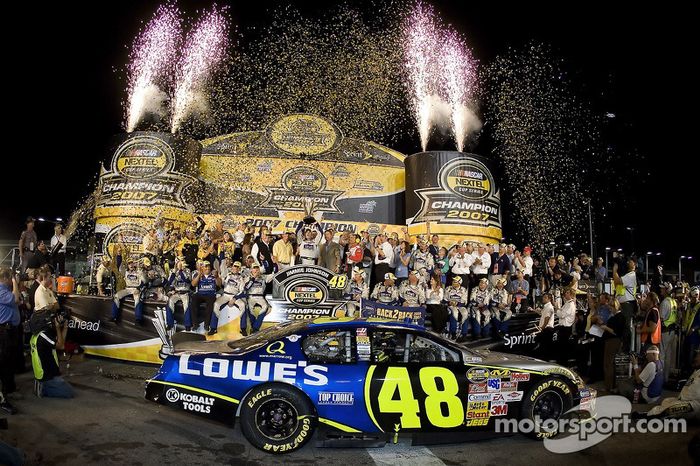 Jimmie Johnson, campeón de la NASCAR Nextel Cup 2007
