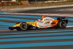 Sébastien Loeb tests the Renault F1