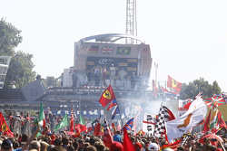 Podio: vincitore Lewis Hamilton, Mercedes AMG F1 Team, secondo Sebastian Vettel, Ferrari, terzo Felipe Massa, Williams