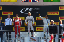 Podio: vincitore Lewis Hamilton, Mercedes AMG F1 Team, secondo Sebastian Vettel, Ferrari, terzo Feli