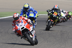 Андреа Довициозо, Ducati Team, Алеш Эспаргаро, Team Suzuki MotoGP и Брэдли Смит, Tech 3 Yamaha