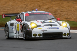 #912 Porsche Team North America Porsche 911 RSR: Jörg Bergmeister, Earl Bamber, Frédéric Makowiecki