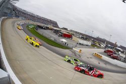 Kurt Busch, Stewart-Haas Racing Chevrolet e Kyle Busch, Joe Gibbs Racing Toyota