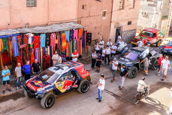 #312 Peugeot Sport Peugeot 2008 DKR: Sébastien Loeb, Daniel Elena y #311 Peugeot Sport Peugeot 2008 DKR16: Carlos Sainz, Lucas Cruz