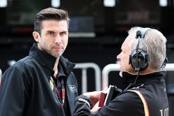 Мэттью Картер, генеральный директор Lotus F1 Team и Пол Сиби, менеджер команды Lotus F1 Team