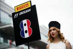 Chica de la parilla para Romain Grosjean, Lotus F1 Team